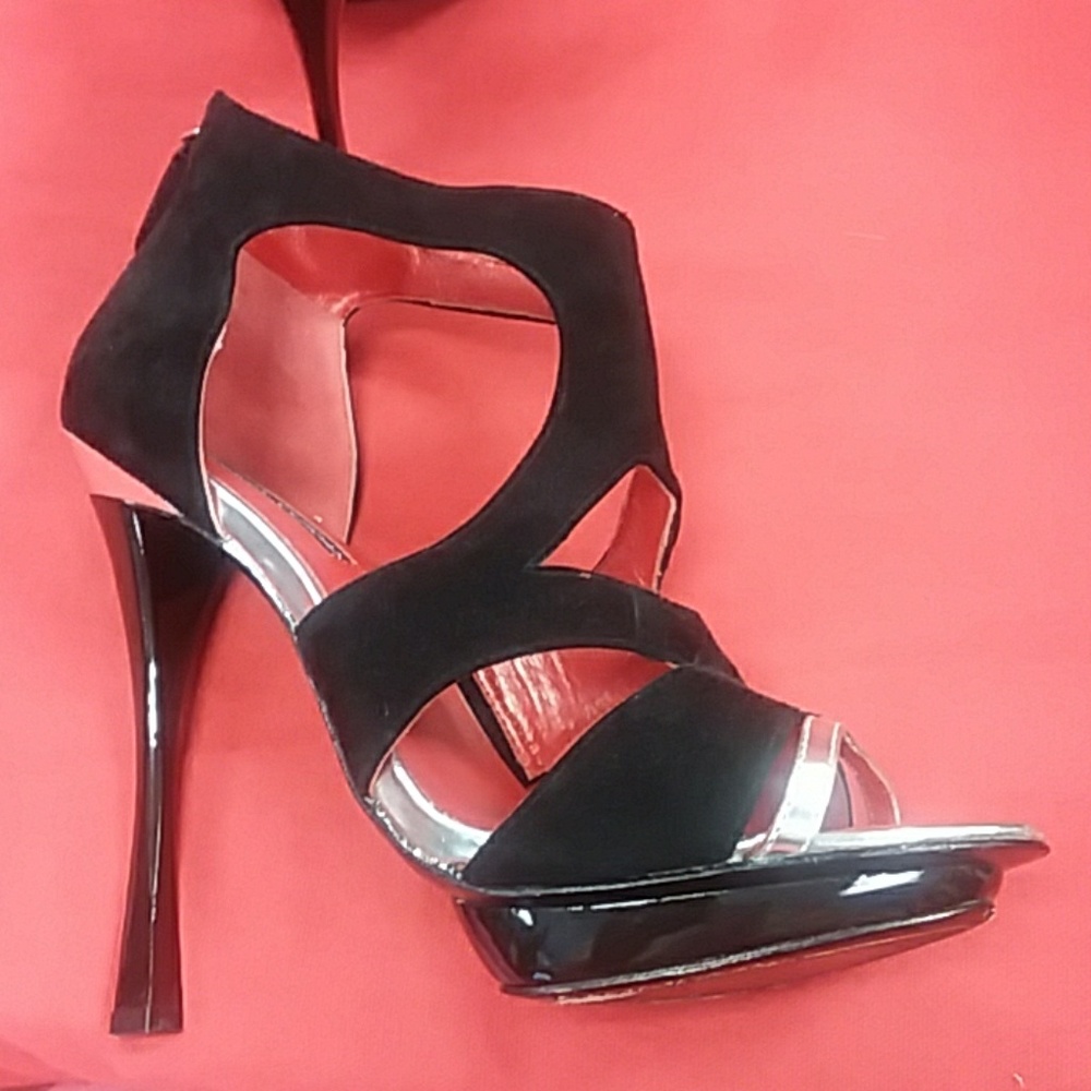 Shoes - image 4